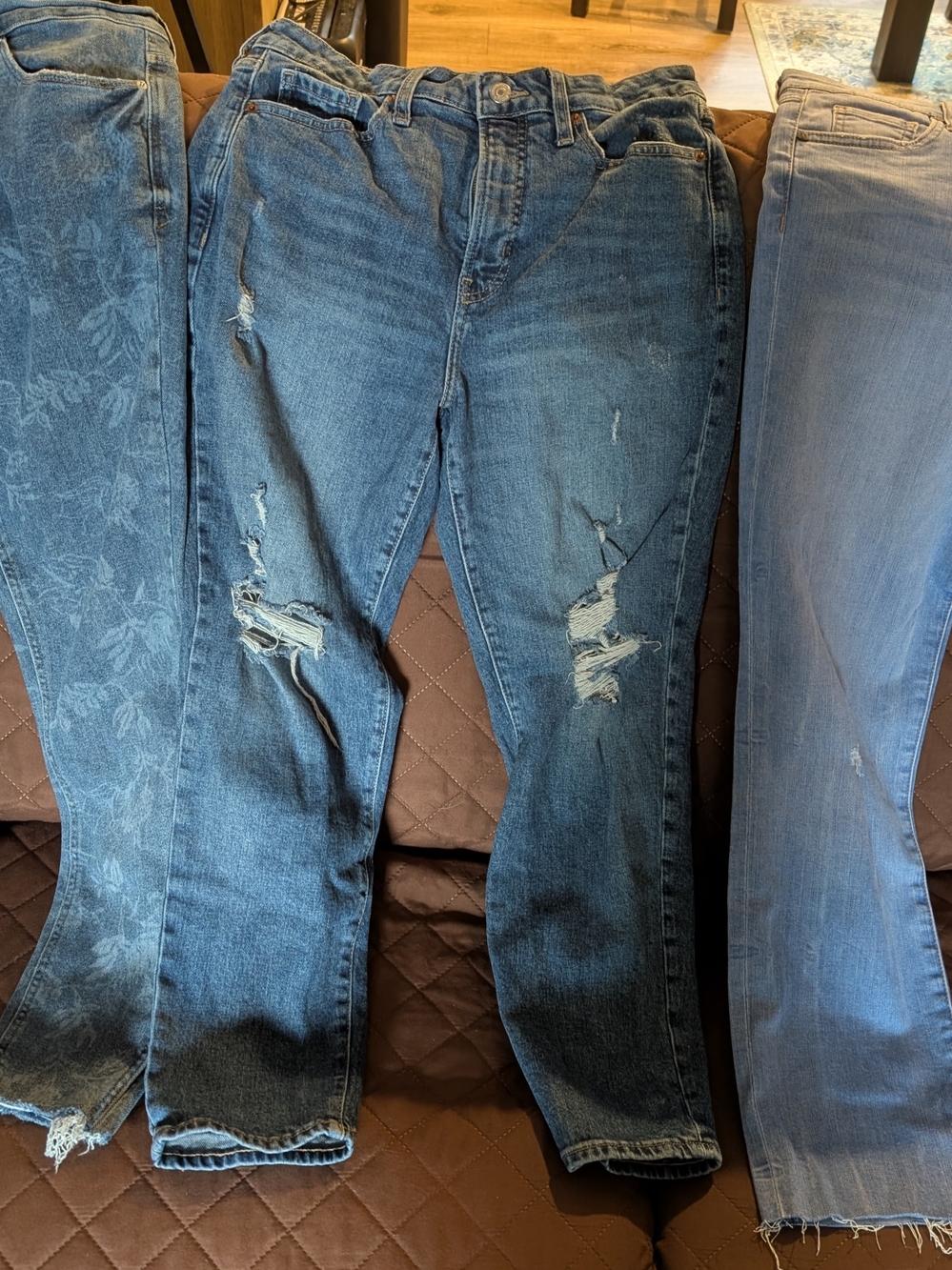 Distressed Dark Blue Women's Jeans - Classic Ripped Style
